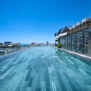 ホテル Golden Lotus Grand - Panoramic Rooftop Bar & Daily Afternoon Tea ****
